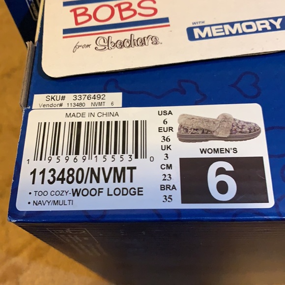 NWT Bob’s Skechers Memory Foam Woof Lounge *BENEFITS ANIMALS* - Picture 9 of 12
